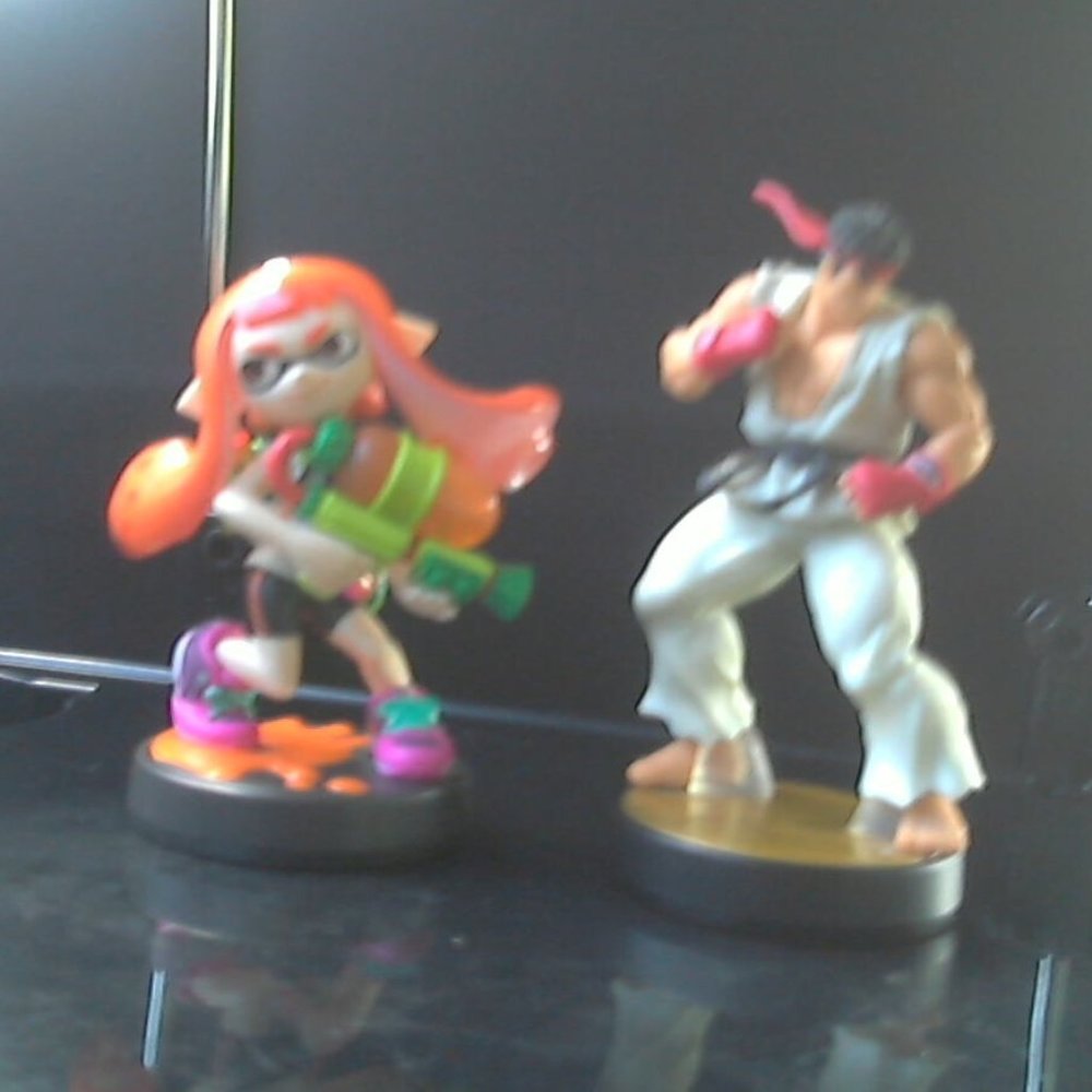 2x Bundle of Amiibo - Orange Inkling Girl and Ryu